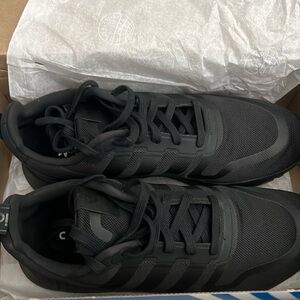 Adidas Running Shoes/New Condition Still in box